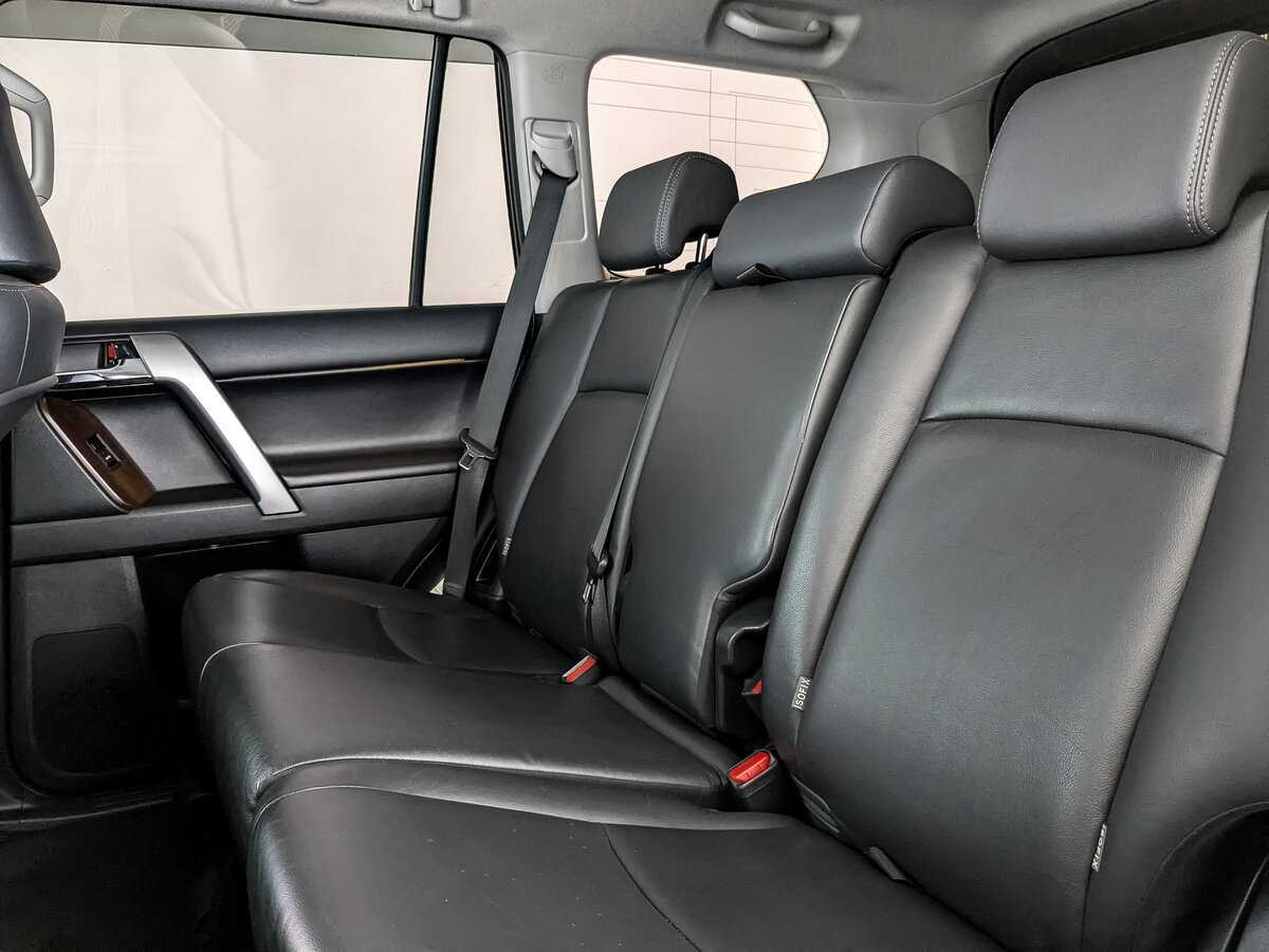 Toyota Land Cruiser Prado с пробегом — 2017 год. Фото: #9