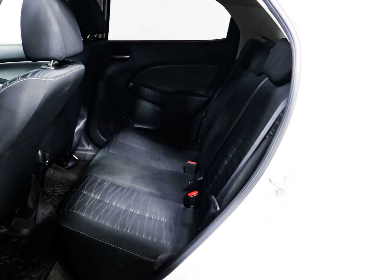 Mazda 2 с пробегом — 2009 год. Фото: #10