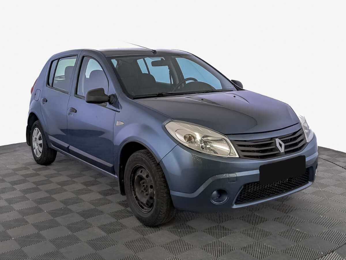 Renault Sandero с пробегом — 2012 год. Фото: #2