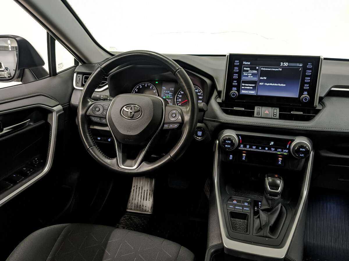 Toyota RAV4 с пробегом — 2021 год. Фото: #16