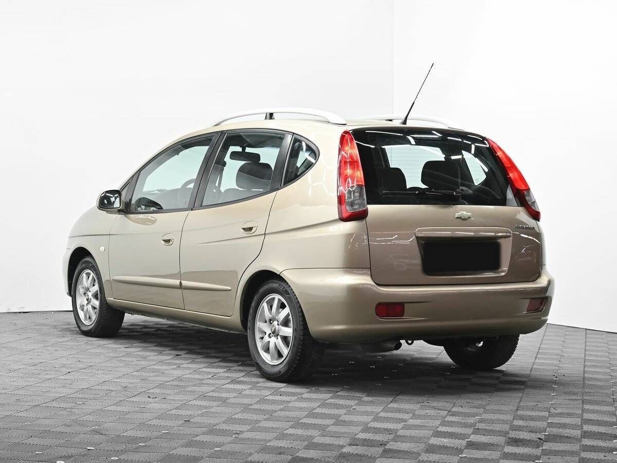 Chevrolet Rezzo с пробегом — 2008 год. Фото: #2
