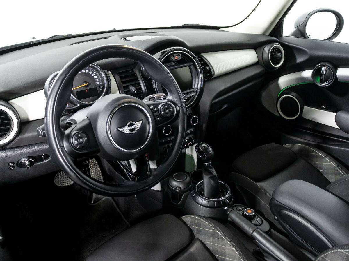 Mini Hatch с пробегом — 2016 год. Фото: #10