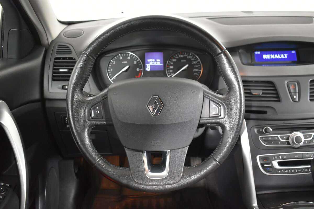 Renault Latitude с пробегом — 2013 год. Фото: #12