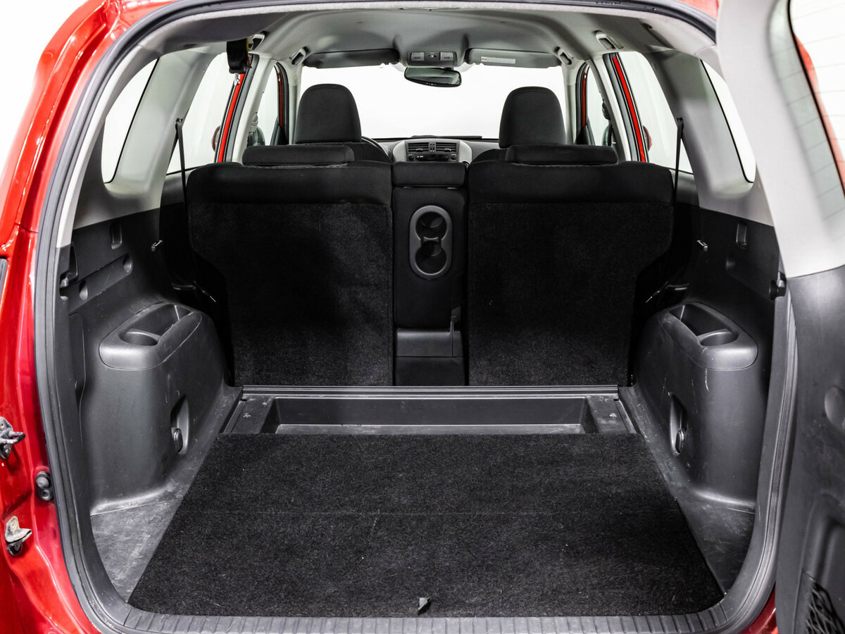 Toyota RAV4 с пробегом — 2010 год. Фото: #16