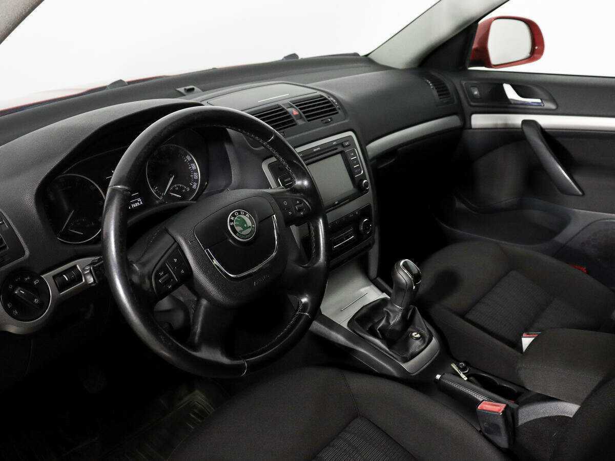 Skoda Octavia с пробегом — 2011 год. Фото: #5