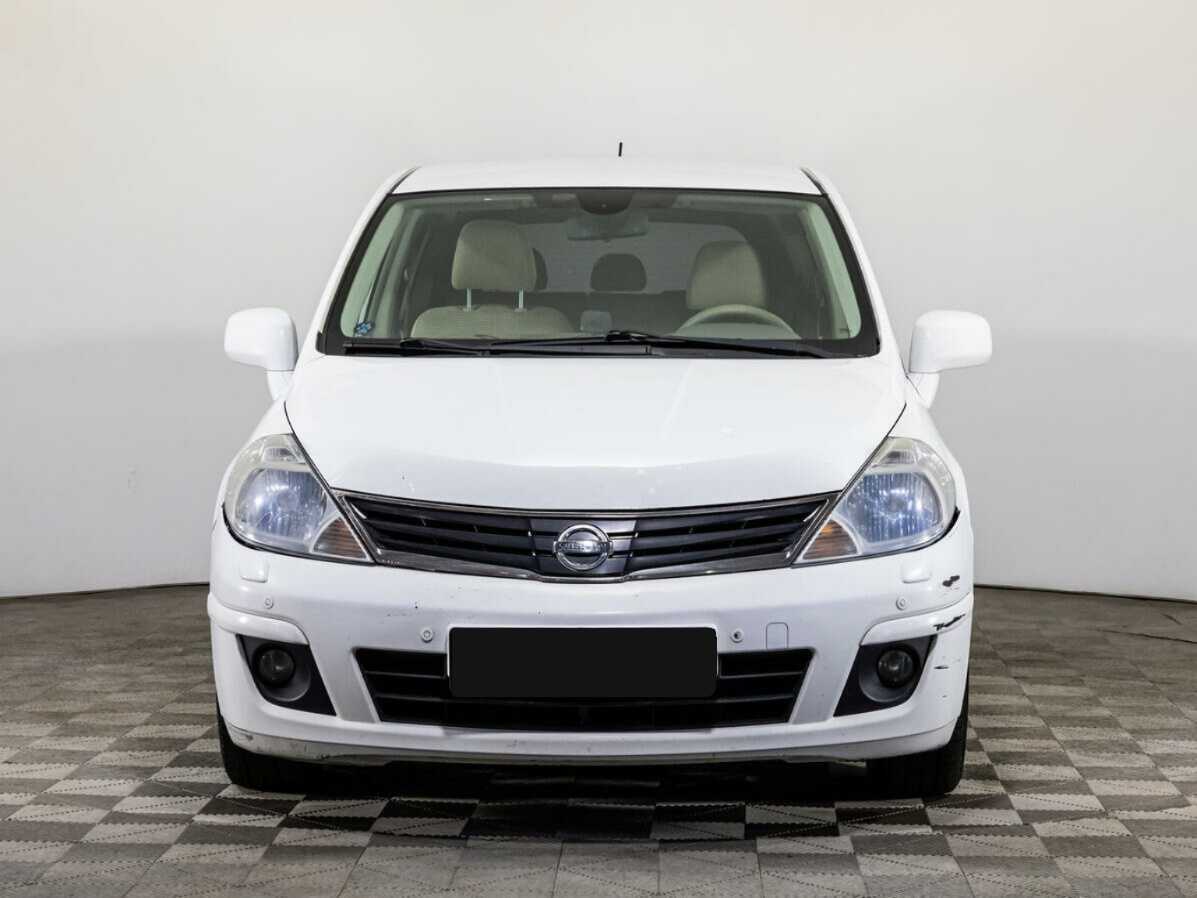 Nissan Tiida с пробегом — 2011 год. Фото: #1