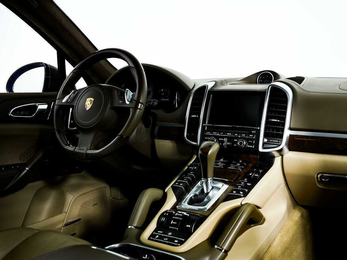 Porsche Cayenne с пробегом — 2012 год. Фото: #6