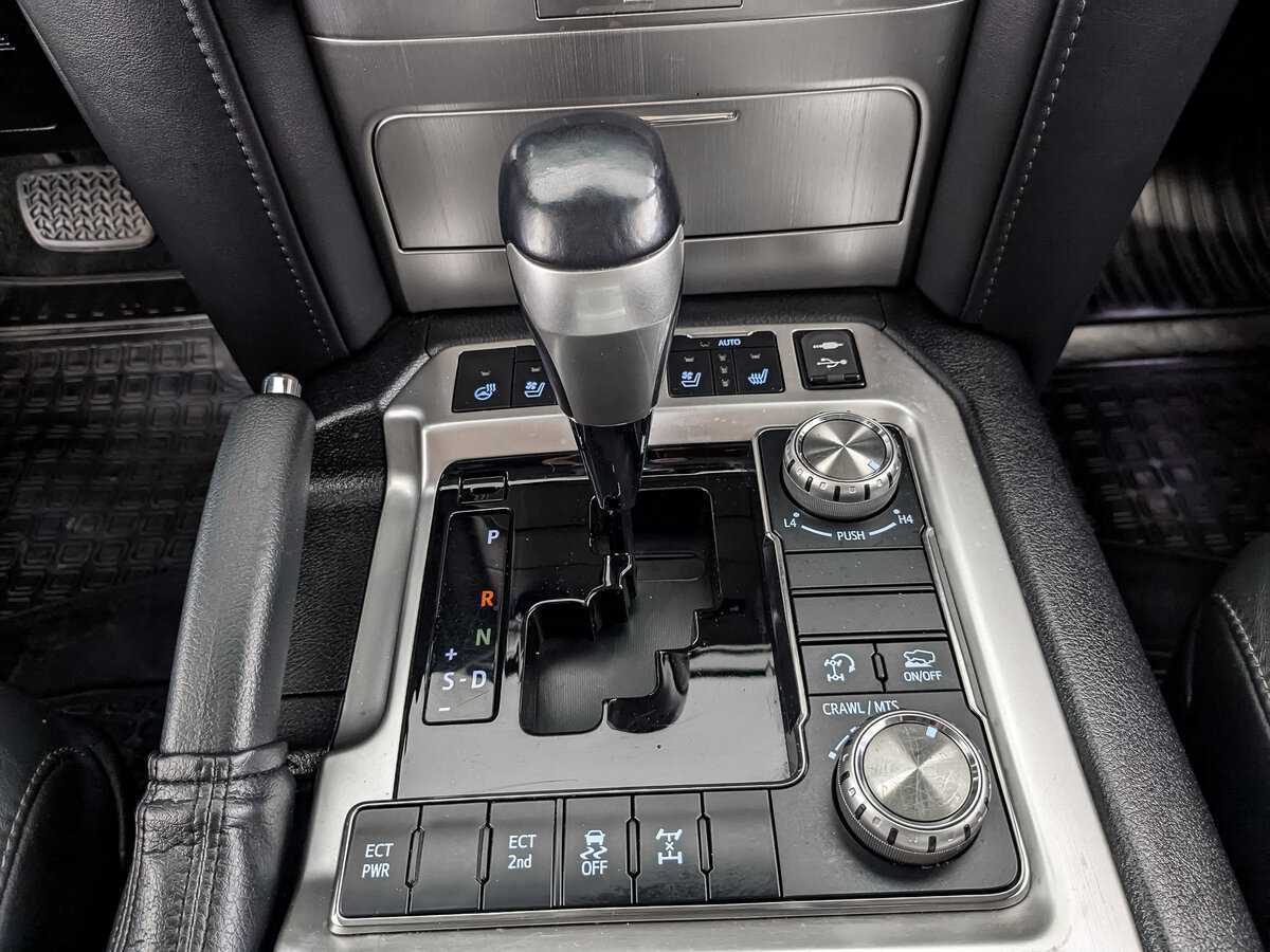 Toyota Land Cruiser с пробегом — 2017 год. Фото: #16