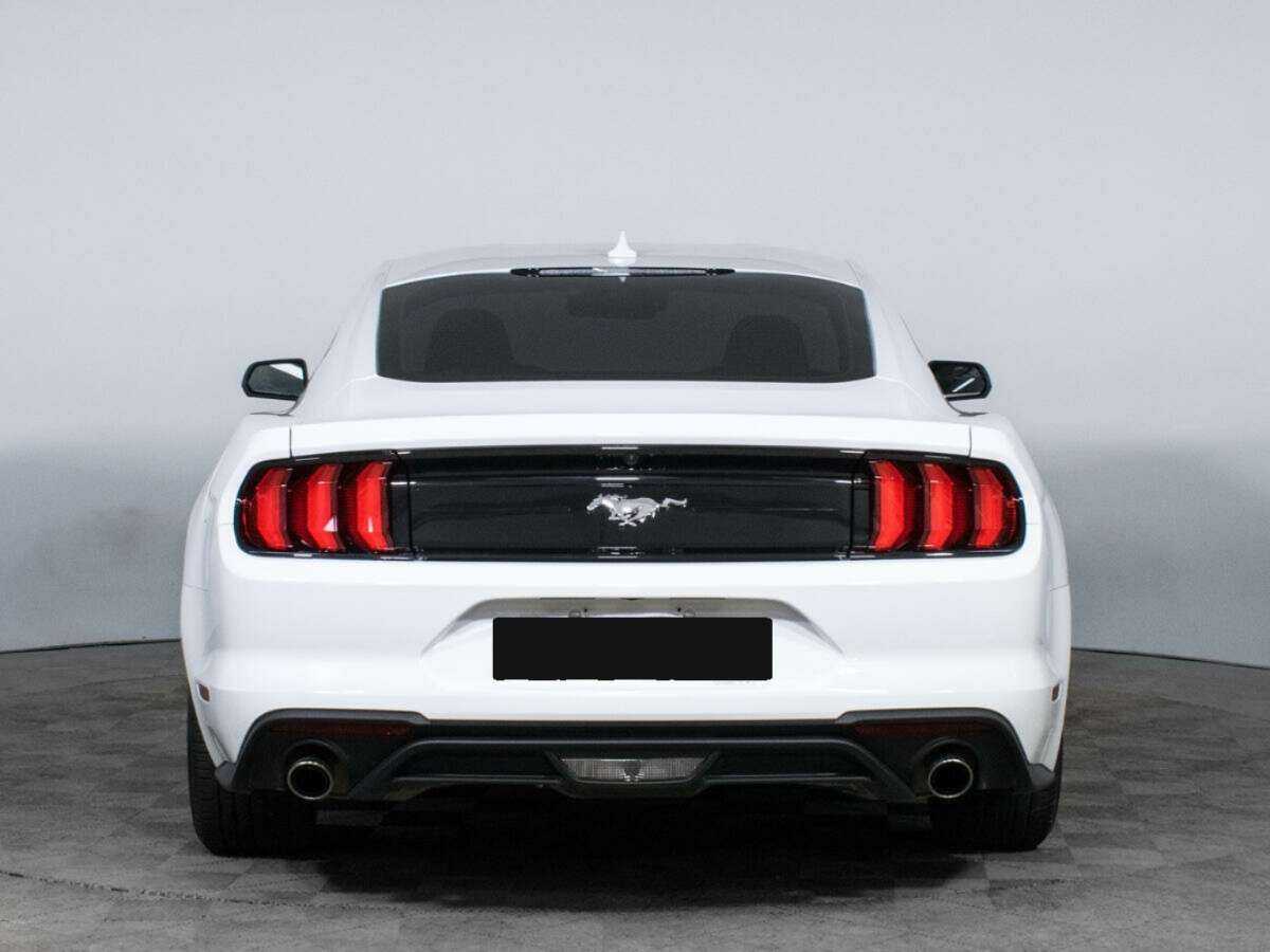 Ford Mustang с пробегом — 2022 год. Фото: #5