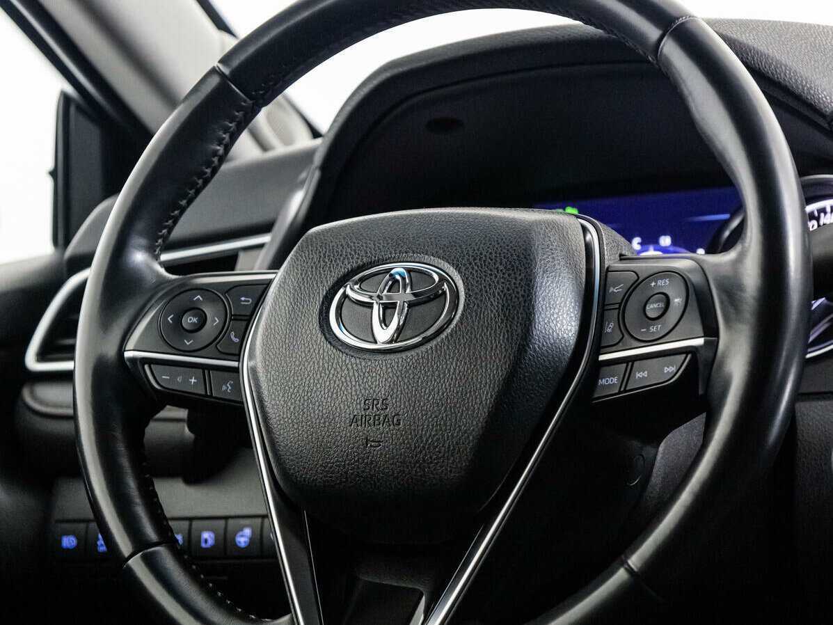 Toyota Camry с пробегом — 2018 год. Фото: #12