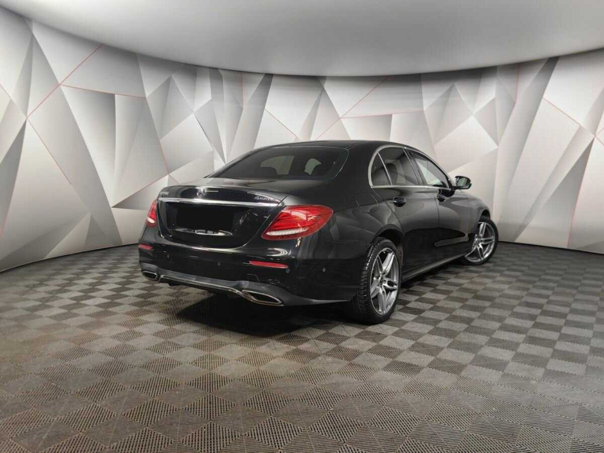 Mercedes-Benz E-Класс с пробегом — 2019 год. Фото: #1