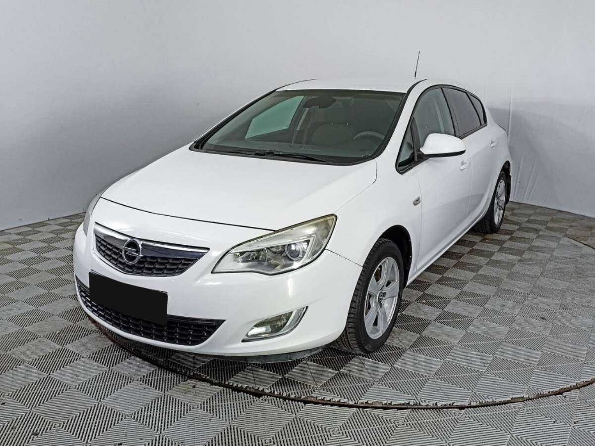 Opel Astra с пробегом — 2011 год. Посмотреть фото