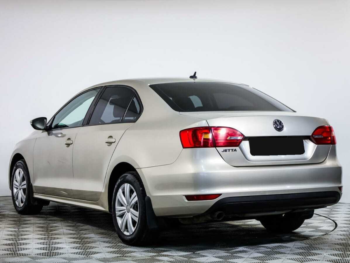 Volkswagen Jetta с пробегом — 2012 год. Фото: #5