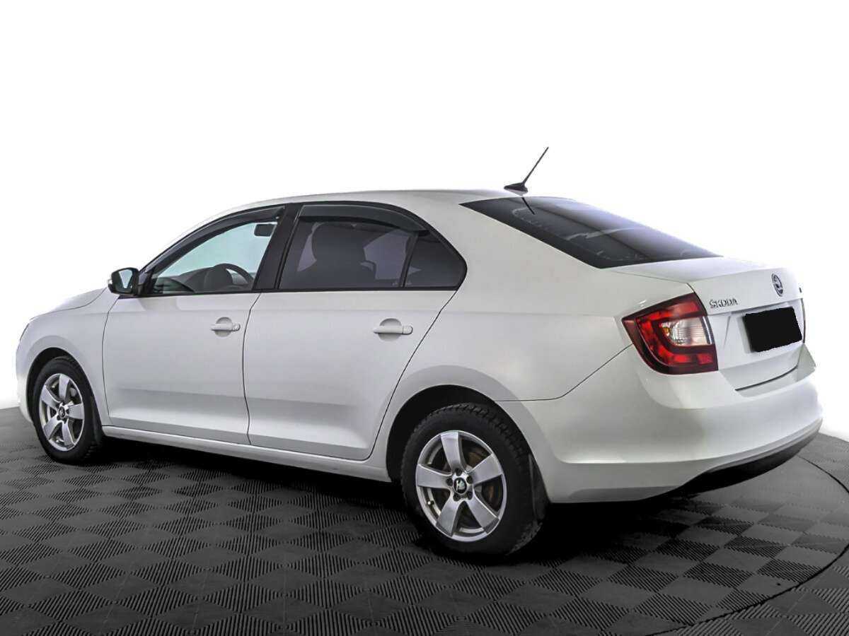 Skoda Rapid с пробегом — 2017 год. Фото: #6