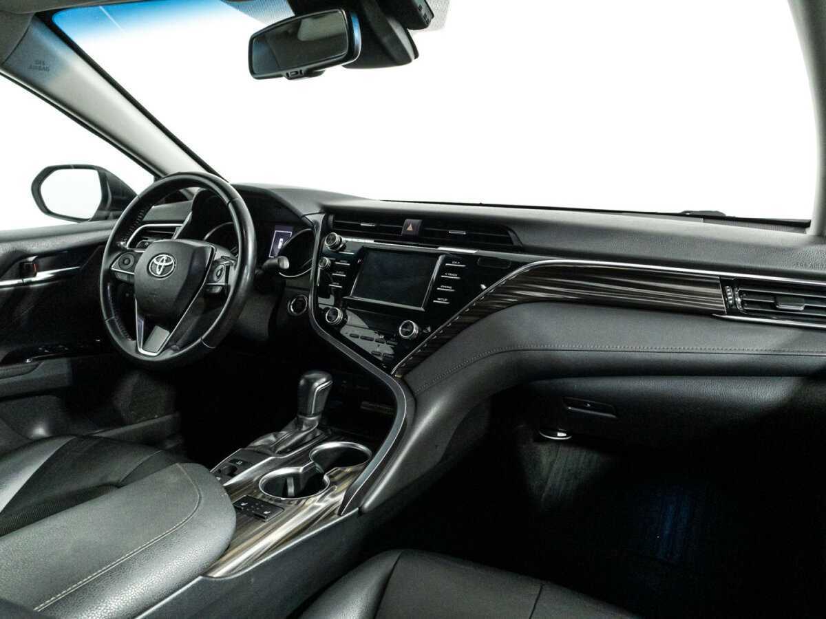Toyota Camry с пробегом — 2019 год. Фото: #8
