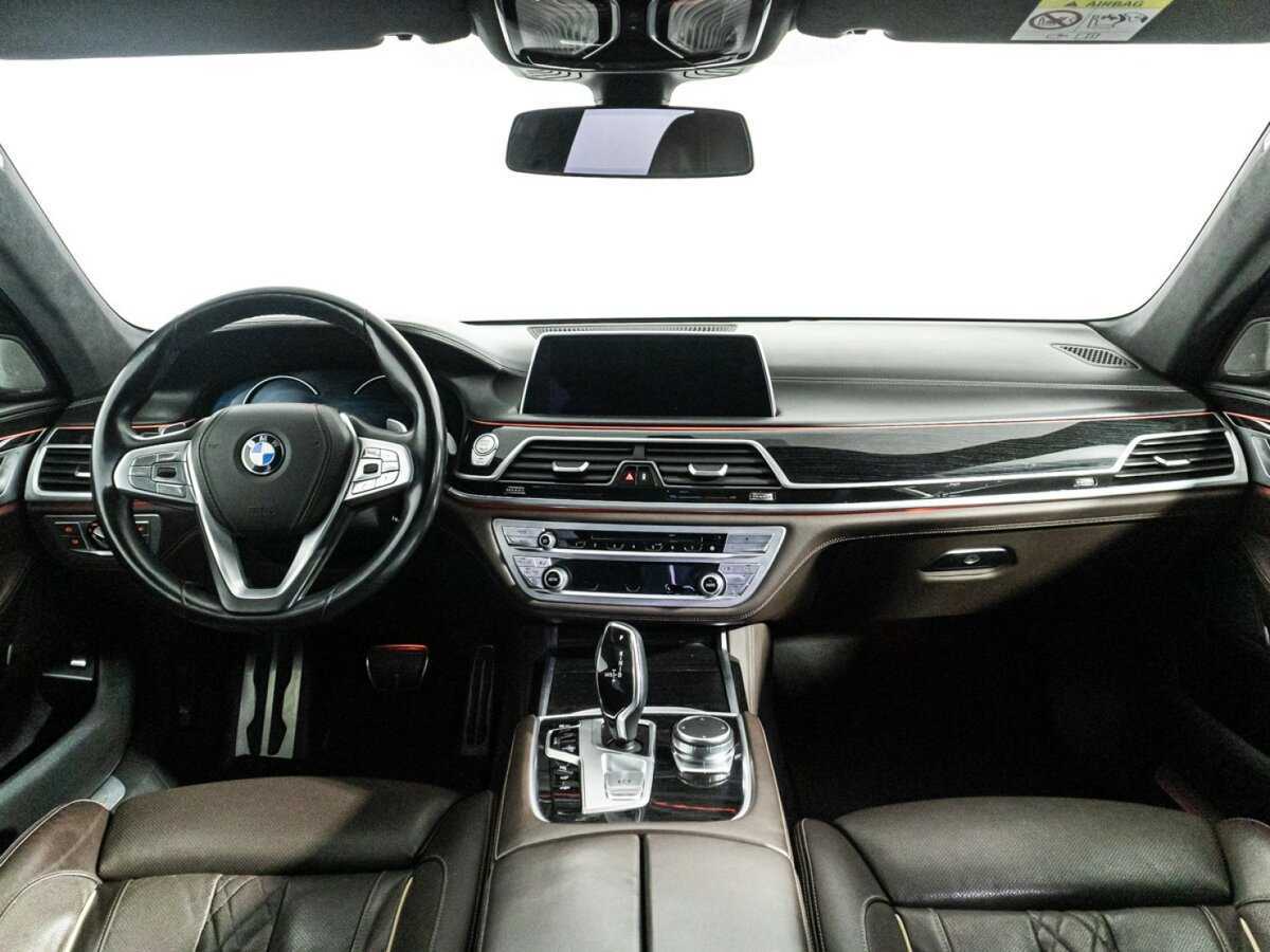 BMW 7 серии с пробегом — 2018 год. Фото: #12