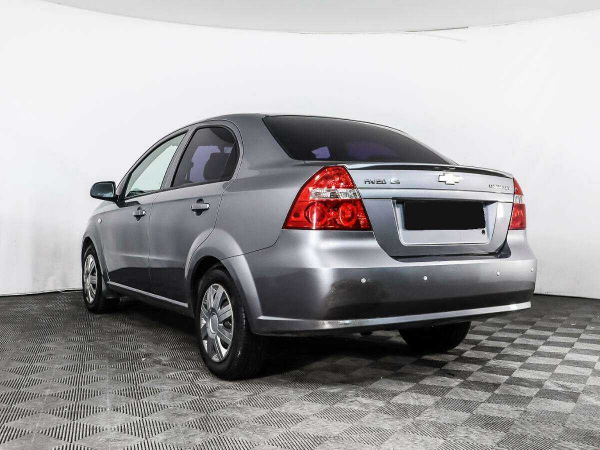 Chevrolet Aveo с пробегом — 2010 год. Фото: #6