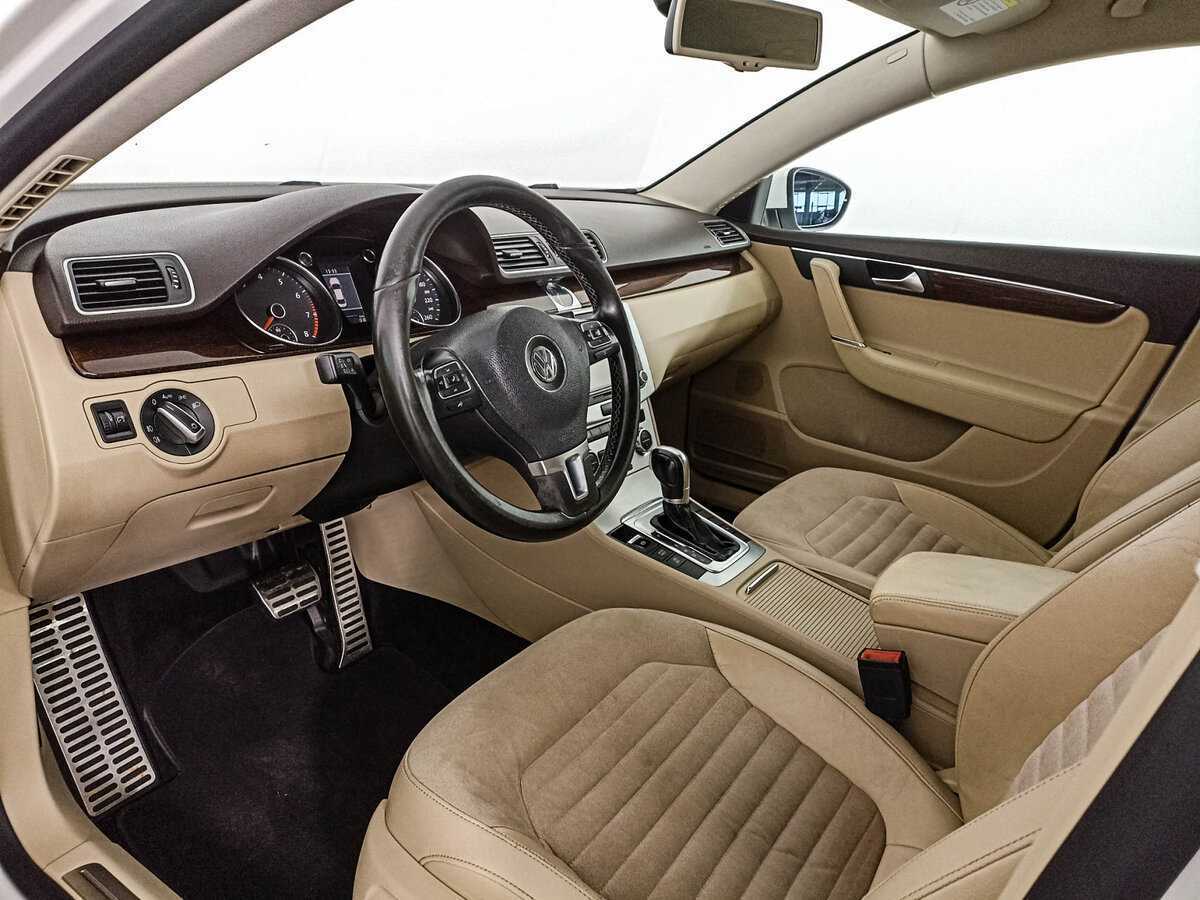 Volkswagen Passat с пробегом — 2011 год. Фото: #13