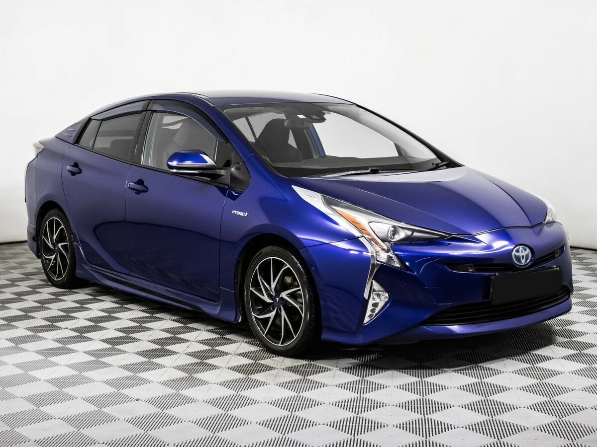 Toyota Prius с пробегом — 2016 год. Фото: #2
