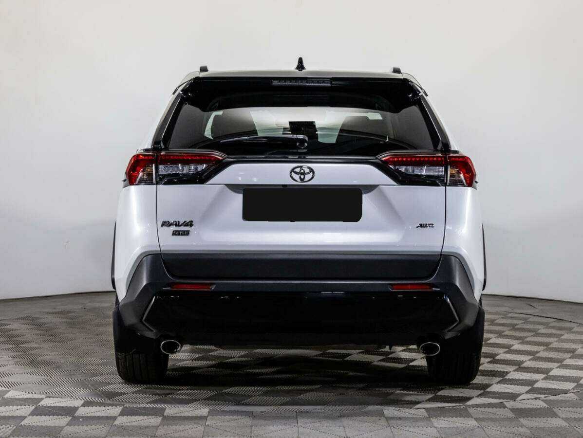 Toyota RAV4 с пробегом — 2020 год. Фото: #4