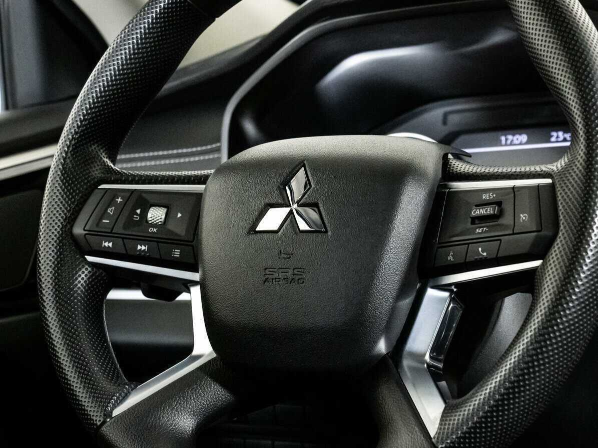 Mitsubishi Outlander с пробегом — 2023 год. Фото: #8