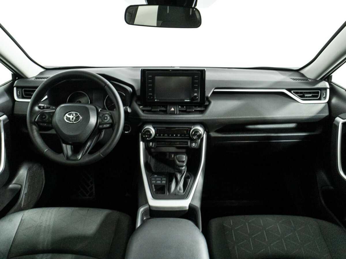 Toyota RAV4 с пробегом — 2021 год. Фото: #12