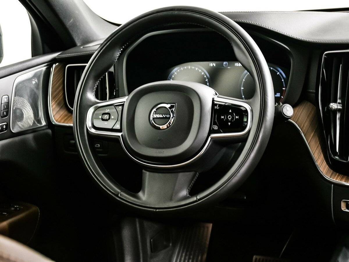Volvo XC60 с пробегом — 2021 год. Фото: #15