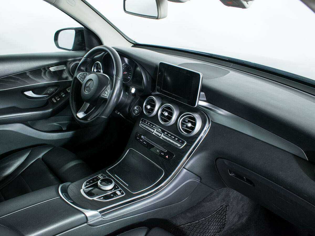 Mercedes-Benz GLC с пробегом — 2017 год. Фото: #8