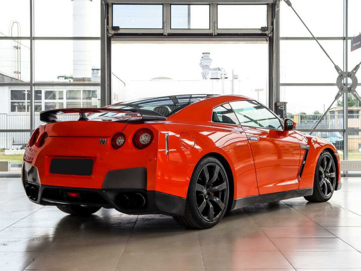 Nissan GT-R с пробегом — 2010 год. Фото: #3