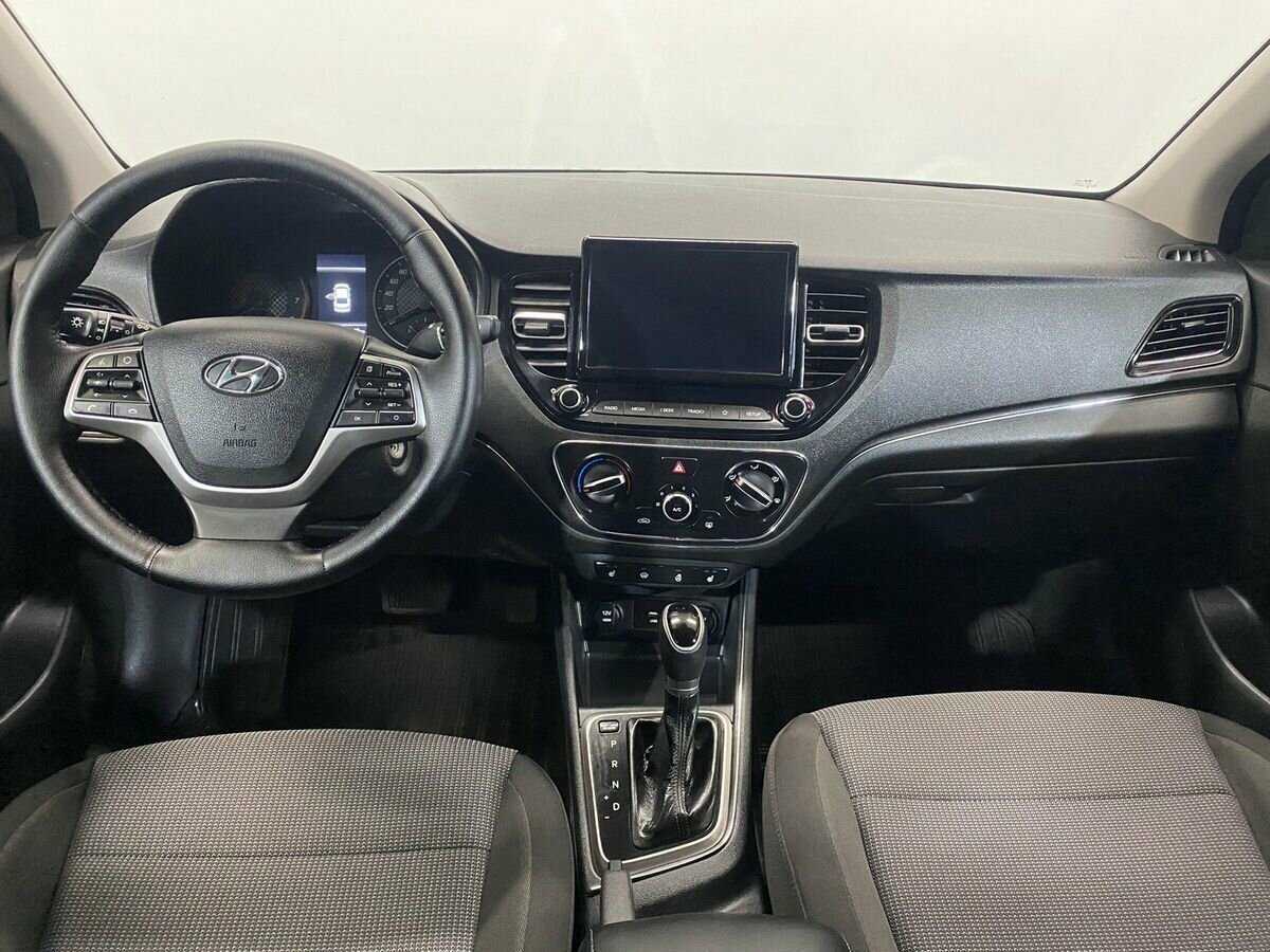 Hyundai Solaris с пробегом — 2022 год. Фото: #8