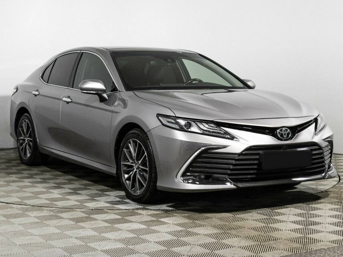 Toyota Camry с пробегом — 2022 год. Фото: #2