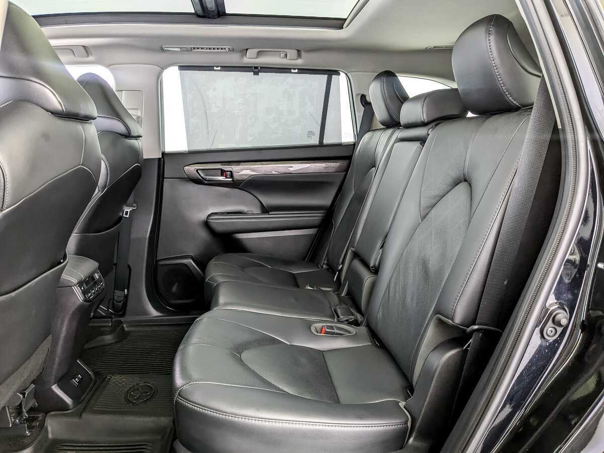 Toyota Highlander с пробегом — 2021 год. Фото: #11