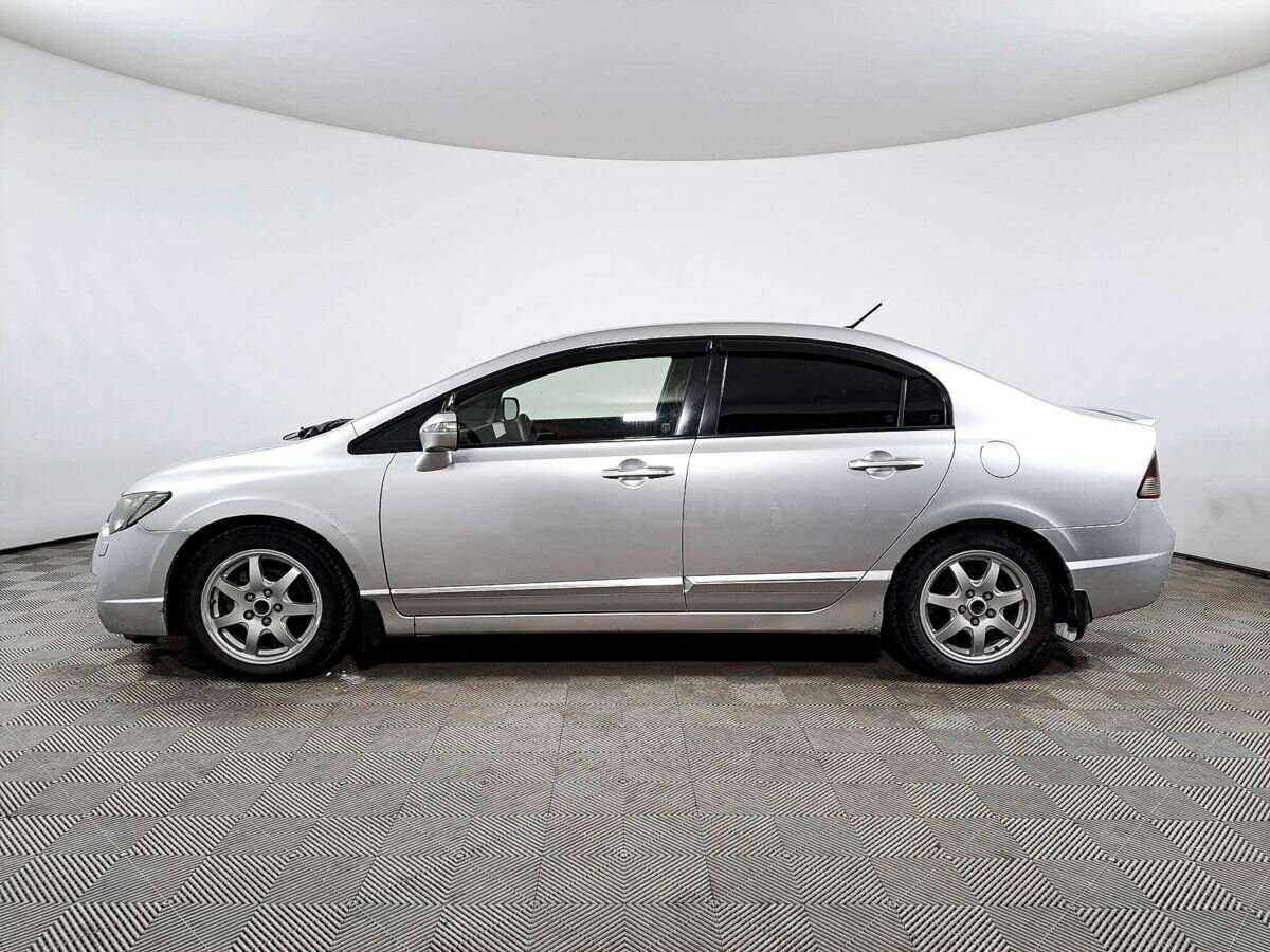 Honda Civic с пробегом — 2008 год. Фото: #7