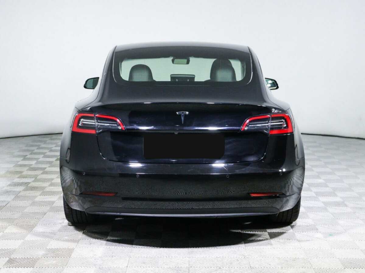 Tesla Model 3 с пробегом — 2022 год. Фото: #5