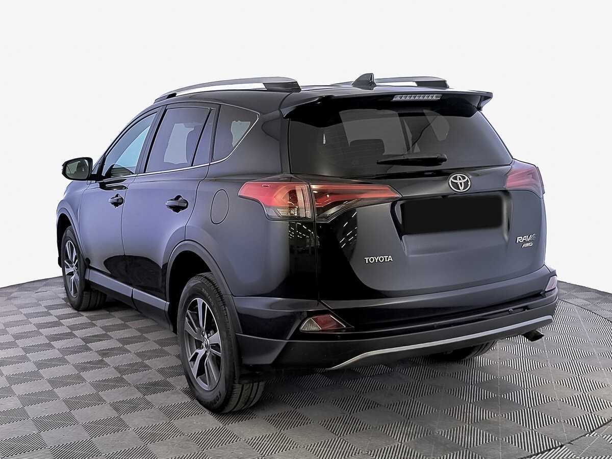 Toyota RAV4 с пробегом — 2017 год. Фото: #6