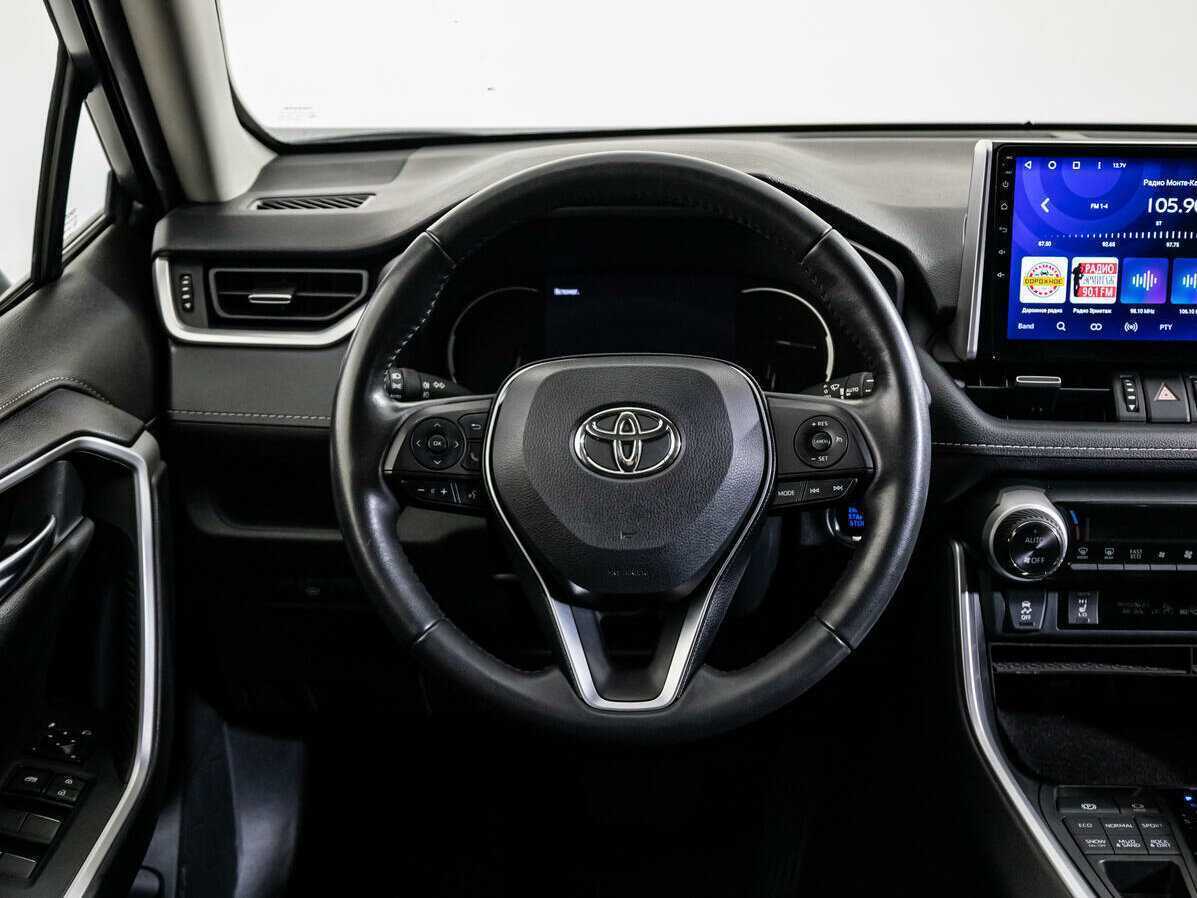 Toyota RAV4 с пробегом — 2021 год. Фото: #13