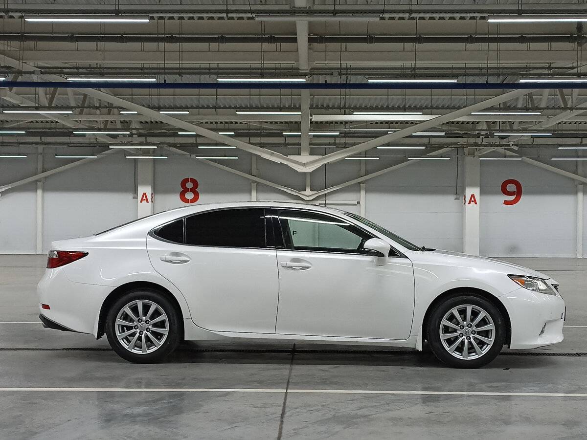 Lexus ES с пробегом — 2013 год. Фото: #3