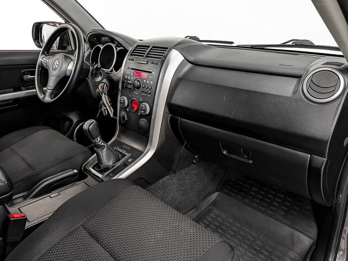 Suzuki Grand Vitara с пробегом — 2011 год. Фото: #12