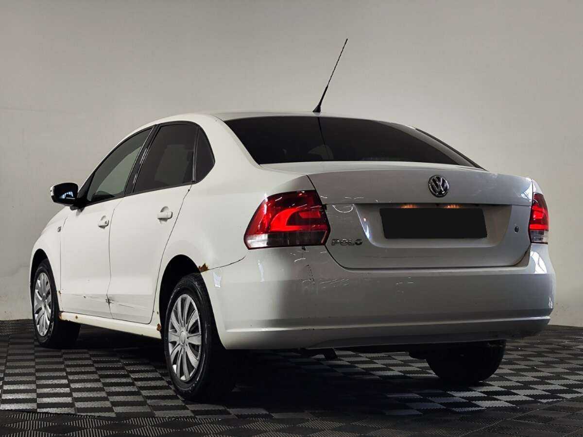 Volkswagen Polo с пробегом — 2011 год. Фото: #2