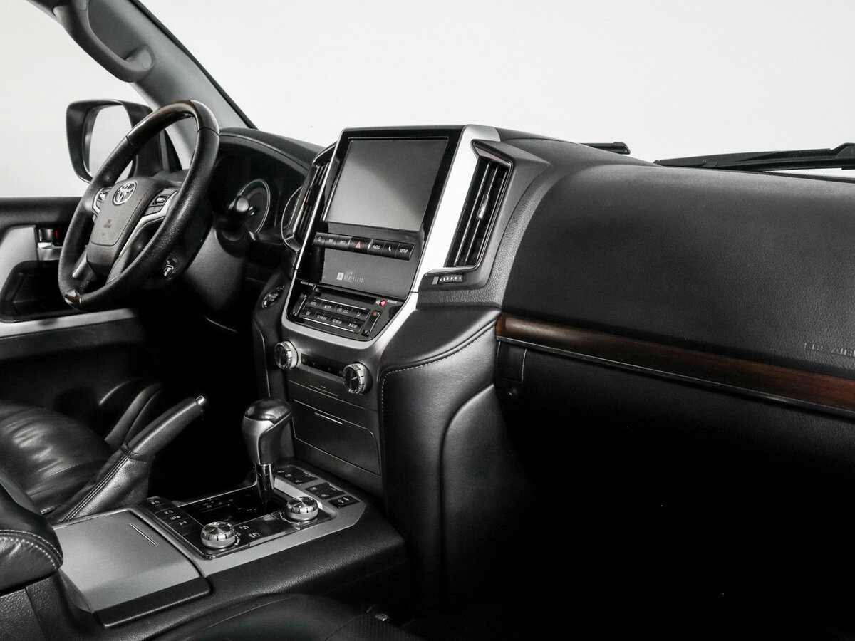Toyota Land Cruiser с пробегом — 2015 год. Фото: #8