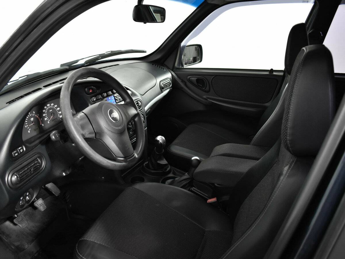 Chevrolet Niva с пробегом — 2013 год. Фото: #8