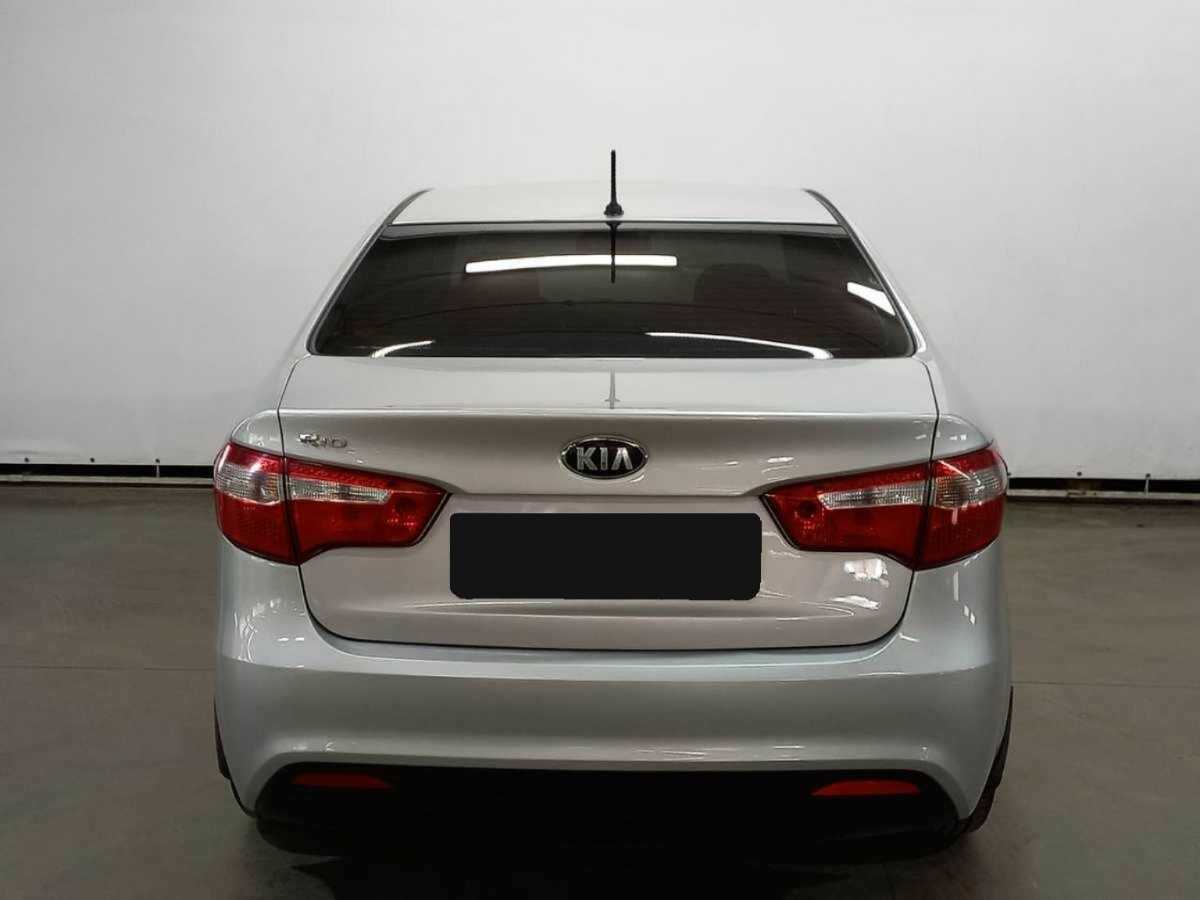 Kia Rio с пробегом — 2013 год. Фото: #5