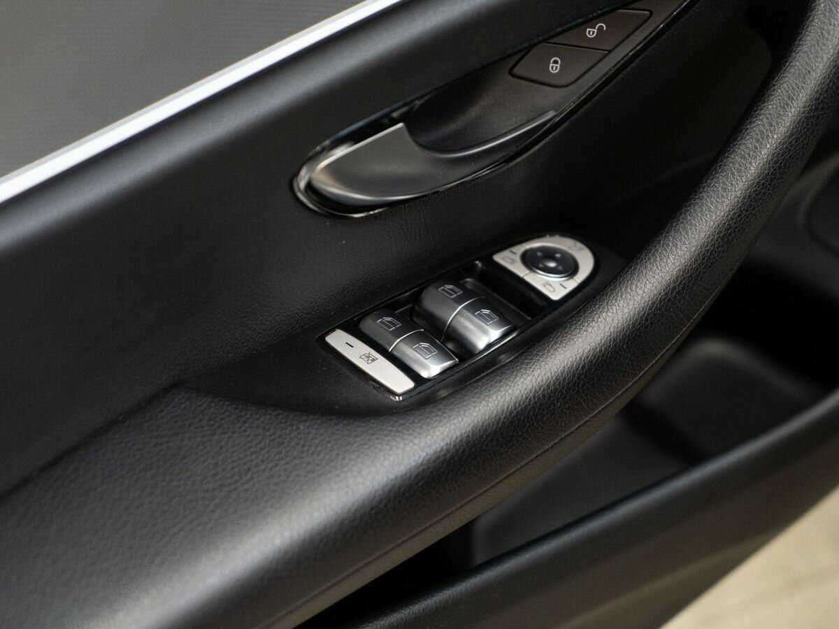 Mercedes-Benz E-Класс с пробегом — 2019 год. Фото: #17