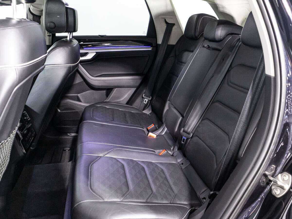 Volkswagen Touareg с пробегом — 2018 год. Фото: #9