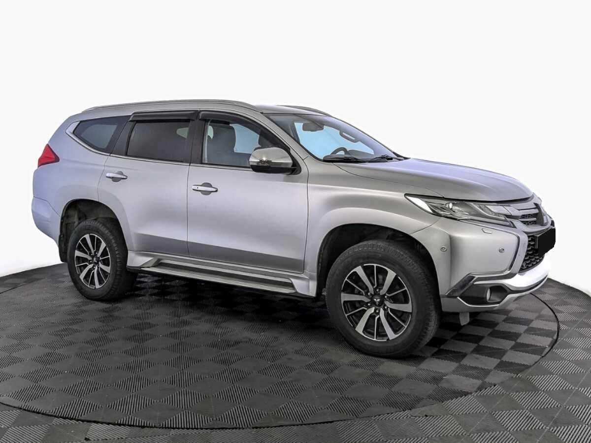 Mitsubishi Pajero Sport с пробегом — 2018 год. Фото: #2