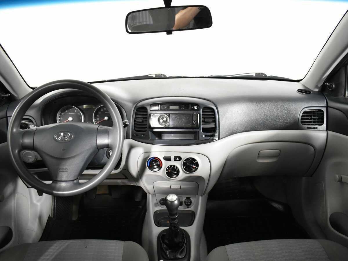 Hyundai Verna с пробегом — 2007 год. Фото: #7