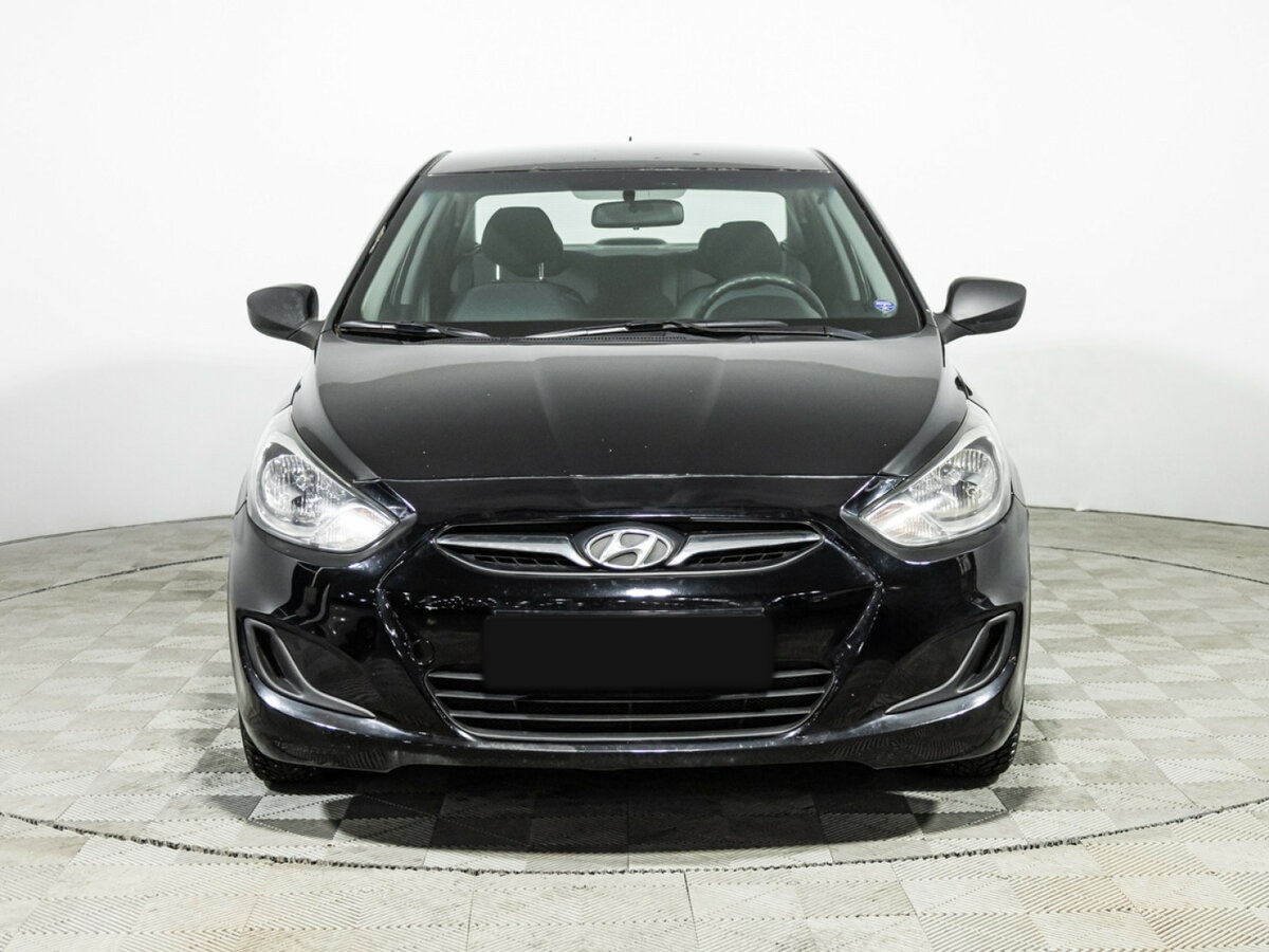 Hyundai Solaris с пробегом — 2011 год. Фото: #1
