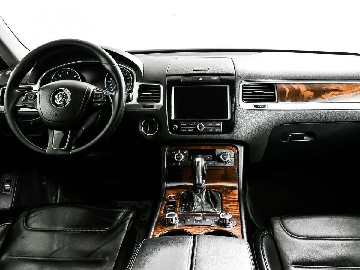 Volkswagen Touareg с пробегом — 2011 год. Фото: #10