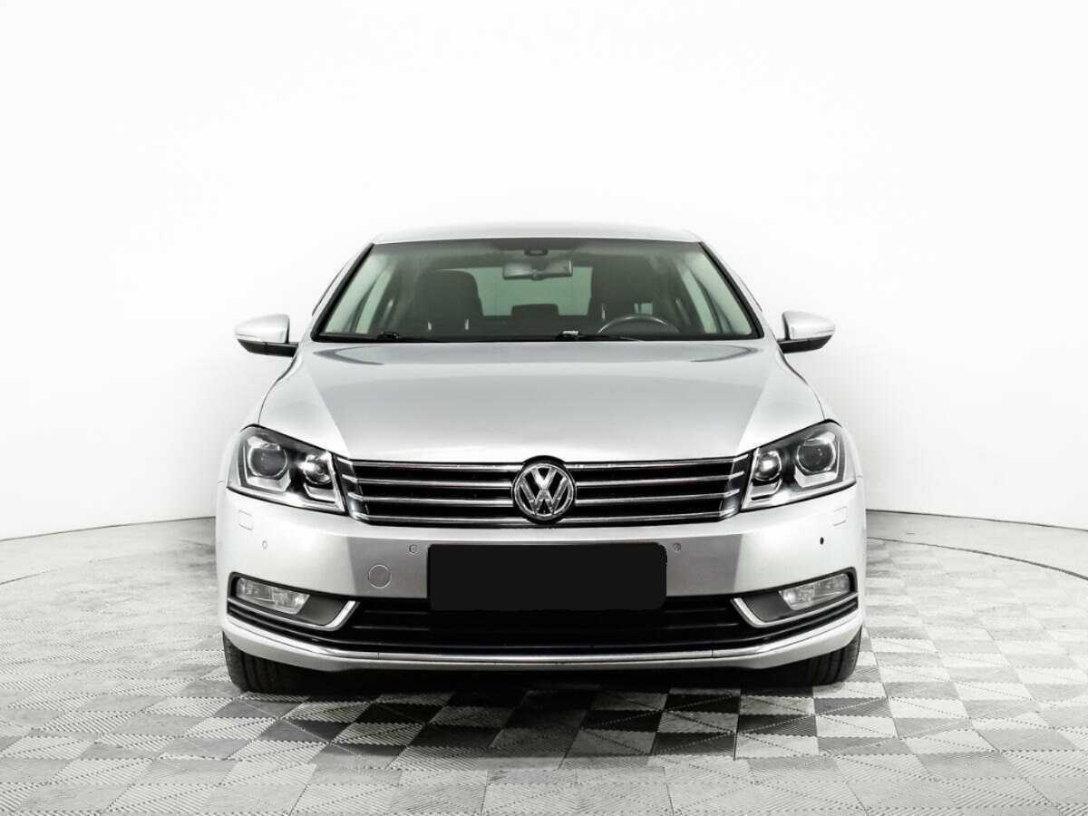 Volkswagen Passat с пробегом — 2011 год. Фото: #1