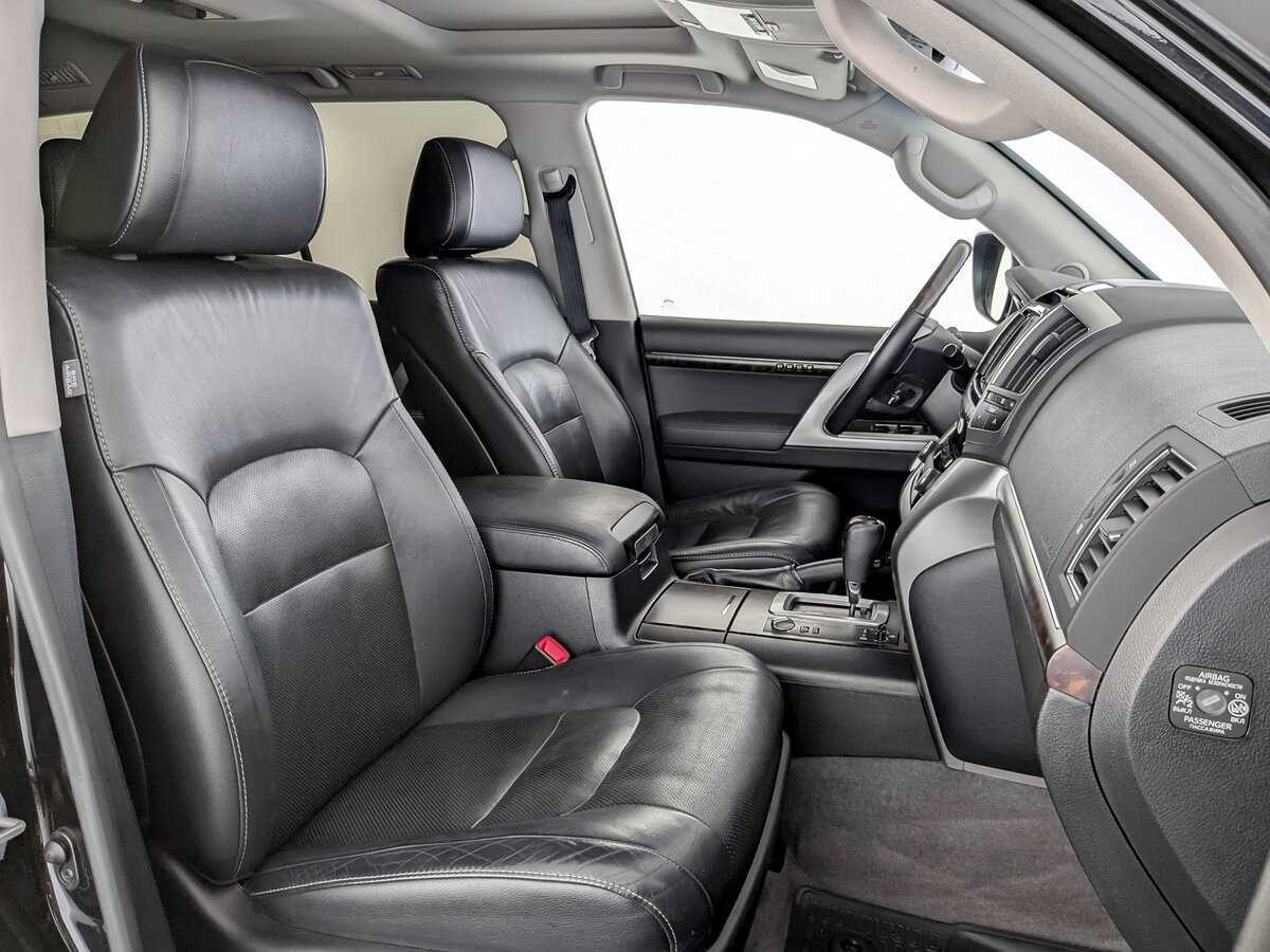 Toyota Land Cruiser с пробегом — 2014 год. Фото: #23